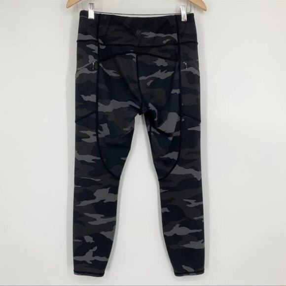 Athleta Camo Contender 7/8 Camouflage Leggings Black/Gray Large - Picture 6 of 12